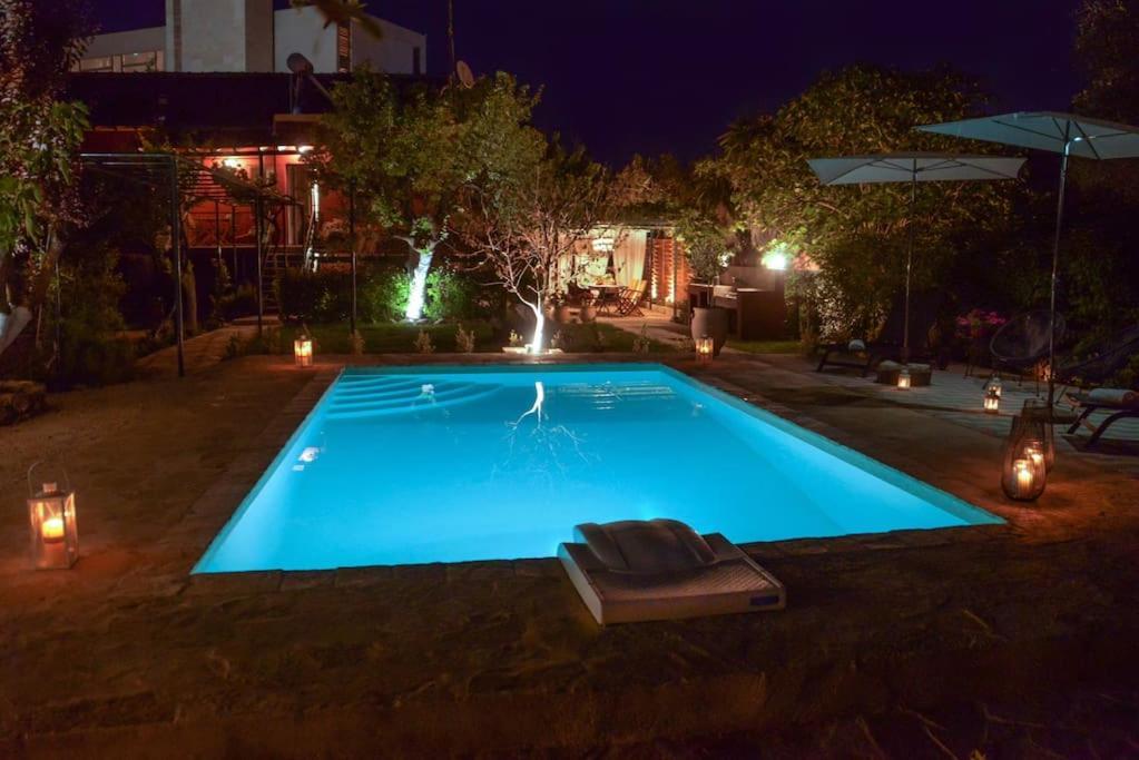 The Red House In Dassia Dış mekan fotoğraf